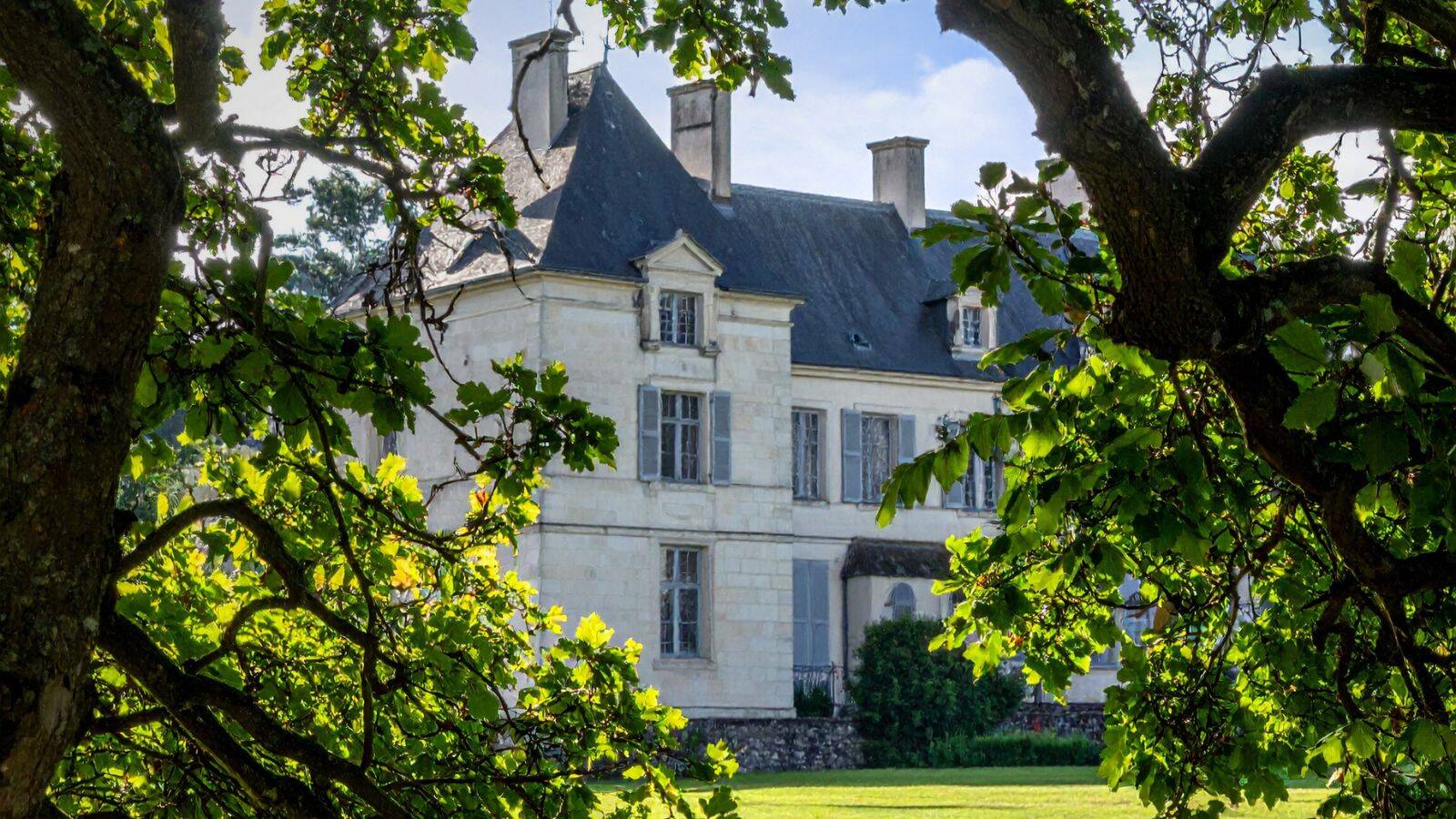 Camping-Pommeuse-Chateau-Crecy-la-Chapelle-IA-POI-TH
